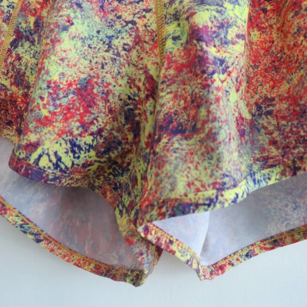 LULULEMON Seawheeze 2019 Hotty Hot Short 2.5" Multi Color - Size 6 - Picture 5 of 13